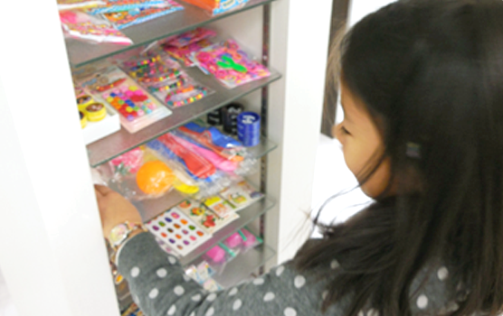 歯科院内ごほうびコーナー写真